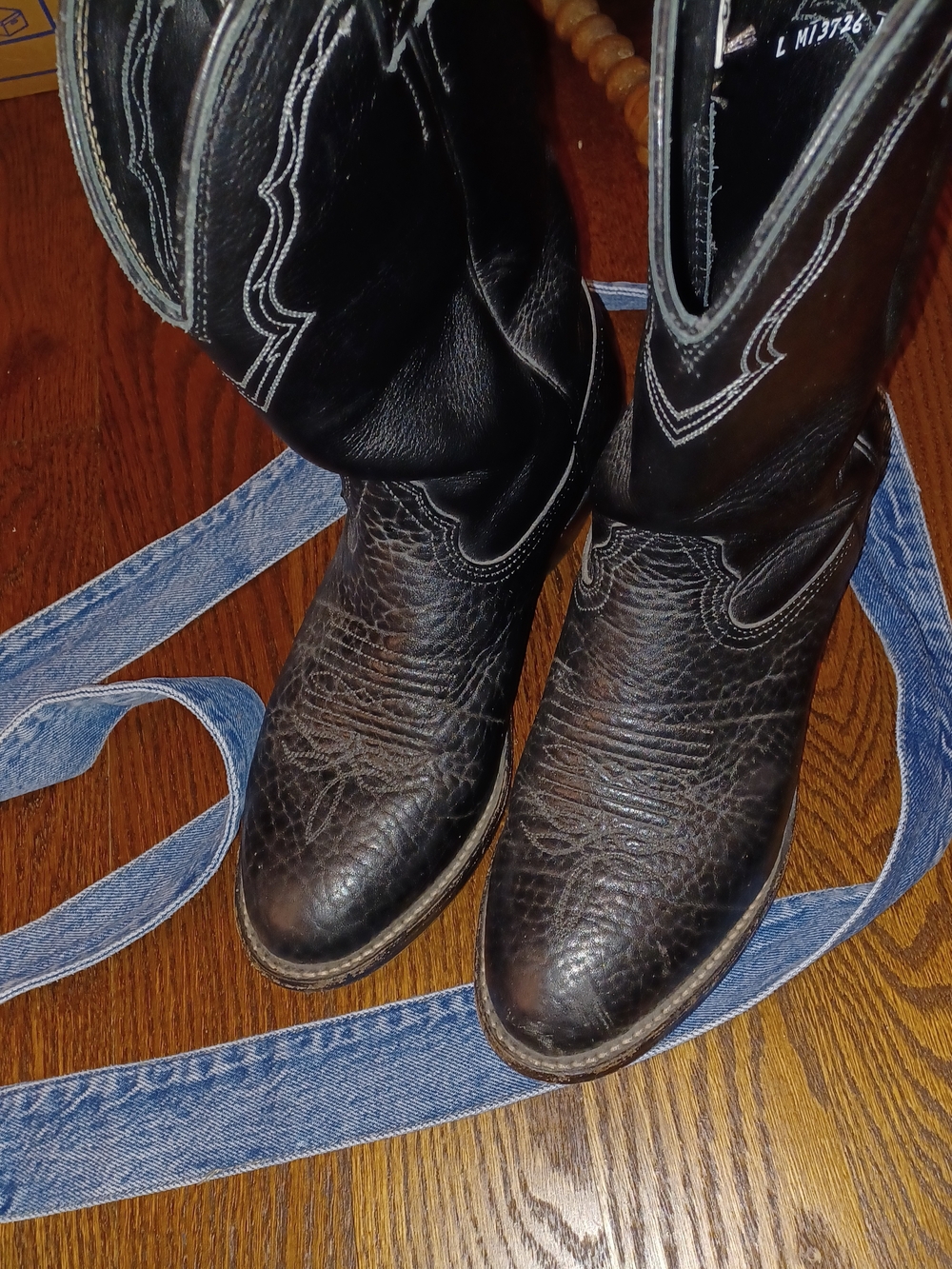 Vintage 8D Larry Mahan Black Leather Western Boots with White Stitching